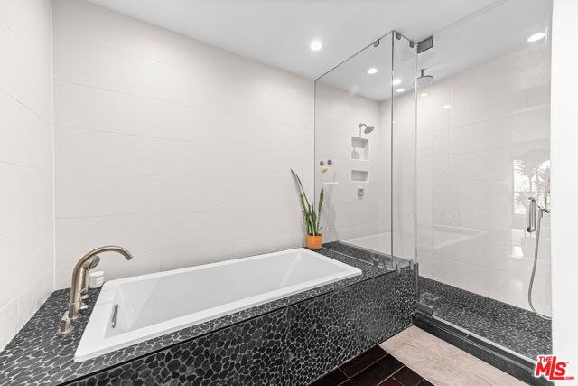2300 Ronda Vista Drive, Los Angeles, CA 90027