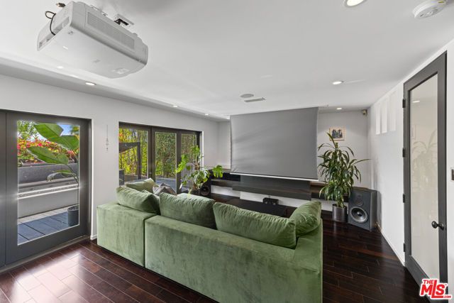 2300 Ronda Vista Drive, Los Angeles, CA 90027