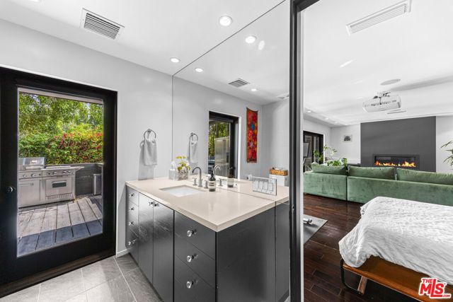 2300 Ronda Vista Drive, Los Angeles, CA 90027