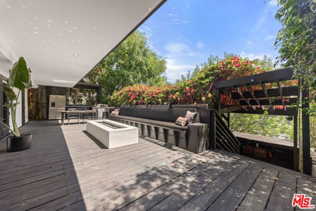 2300 Ronda Vista Drive, Los Angeles, CA 90027