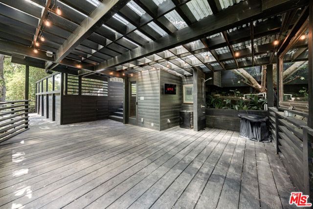 2300 Ronda Vista Drive, Los Angeles, CA 90027