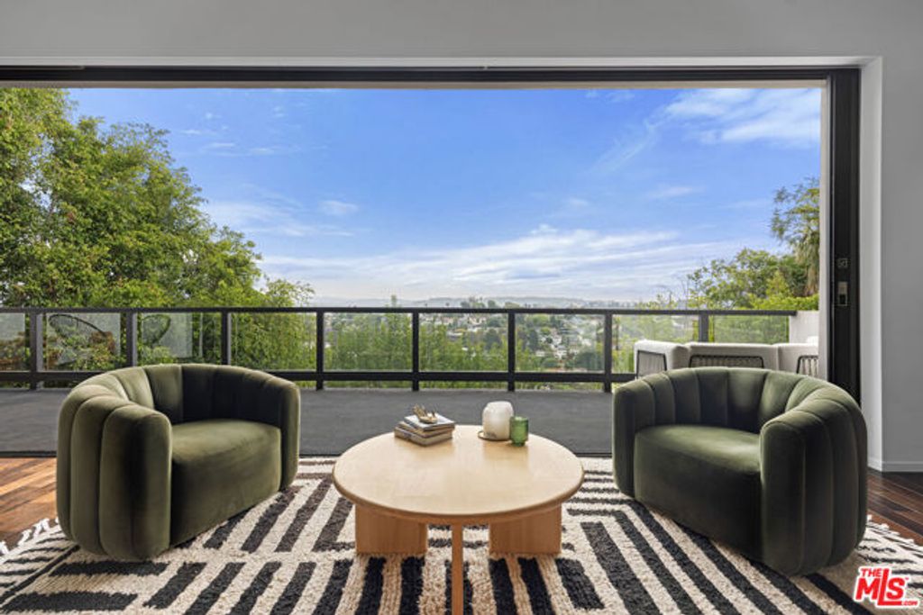 2300 Ronda Vista Drive, Los Angeles, CA 90027