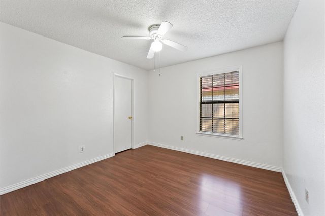 7715 Candlegreen Lane, Houston, TX 77071