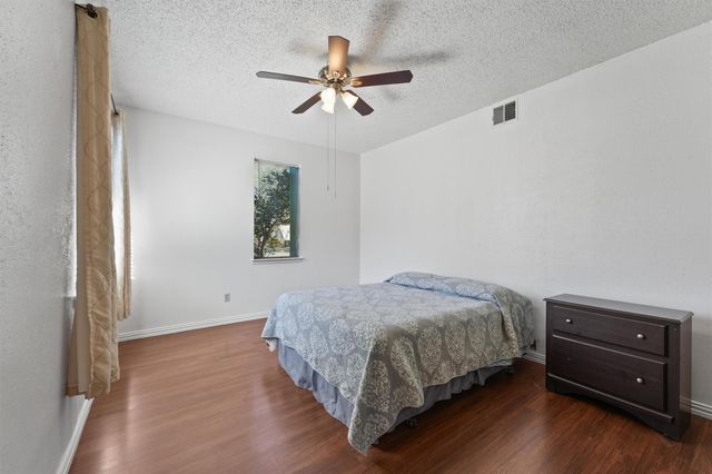 7715 Candlegreen Lane, Houston, TX 77071