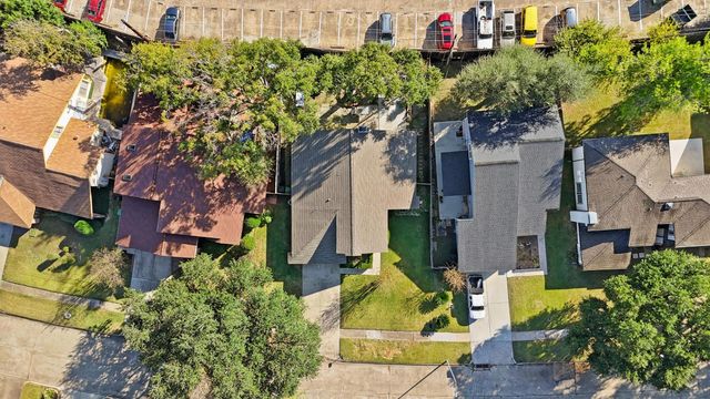7715 Candlegreen Lane, Houston, TX 77071
