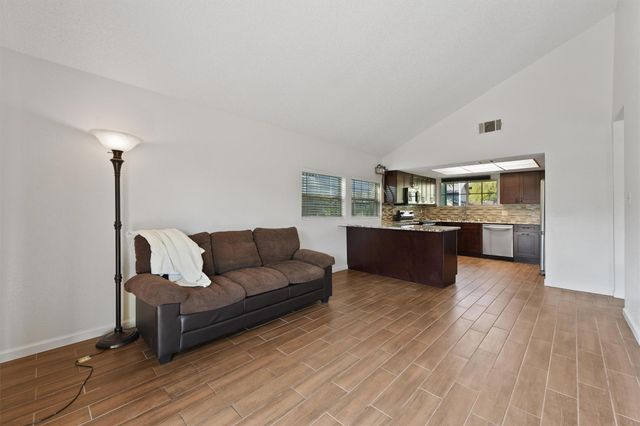 7715 Candlegreen Lane, Houston, TX 77071