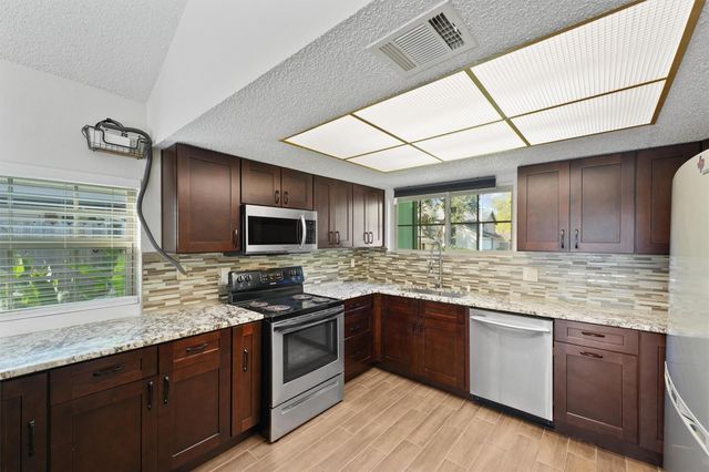 7715 Candlegreen Lane, Houston, TX 77071