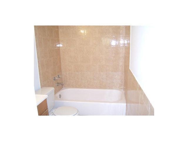 4158 Inverrary Drive 404, Lauderhill, FL 33319