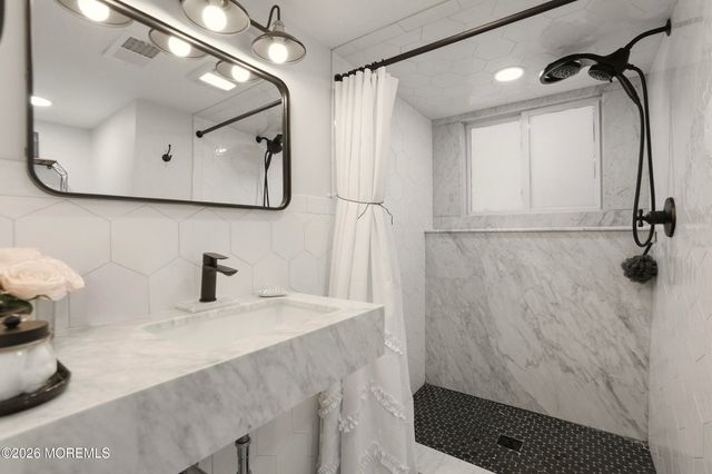 24 Butterfly Road, Jackson, NJ 08527