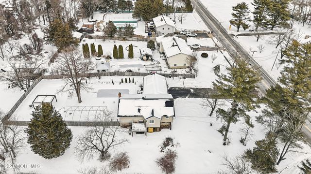 24 Butterfly Road, Jackson, NJ 08527