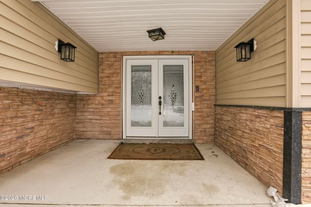 24 Butterfly Road, Jackson, NJ 08527