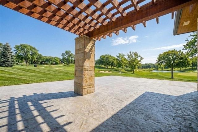 6537 Ridge Road, Parkville, MO 64152