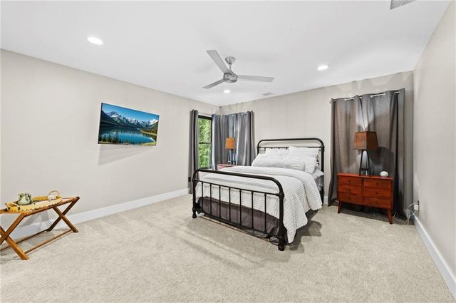 6537 Ridge Road, Parkville, MO 64152