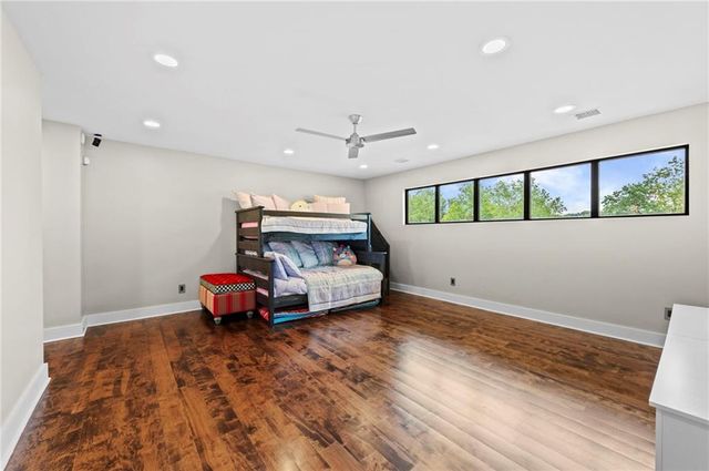 6537 Ridge Road, Parkville, MO 64152