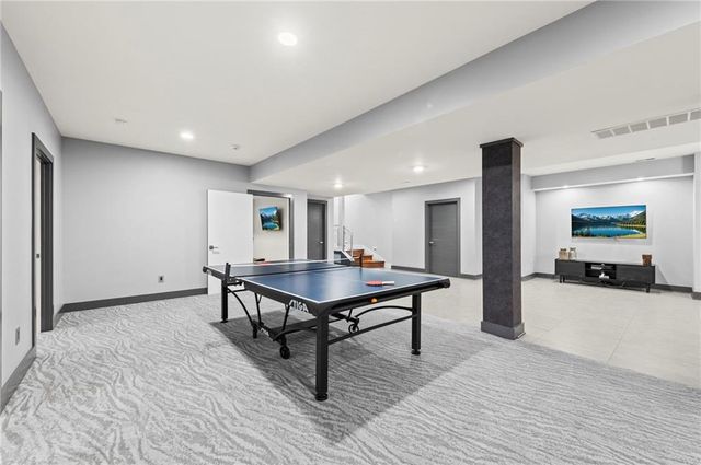 6537 Ridge Road, Parkville, MO 64152