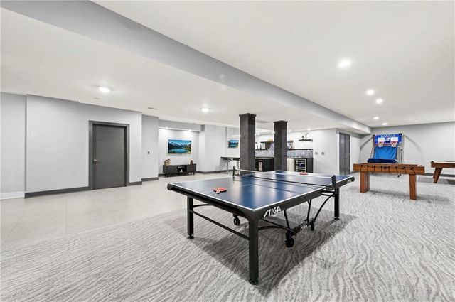 6537 Ridge Road, Parkville, MO 64152