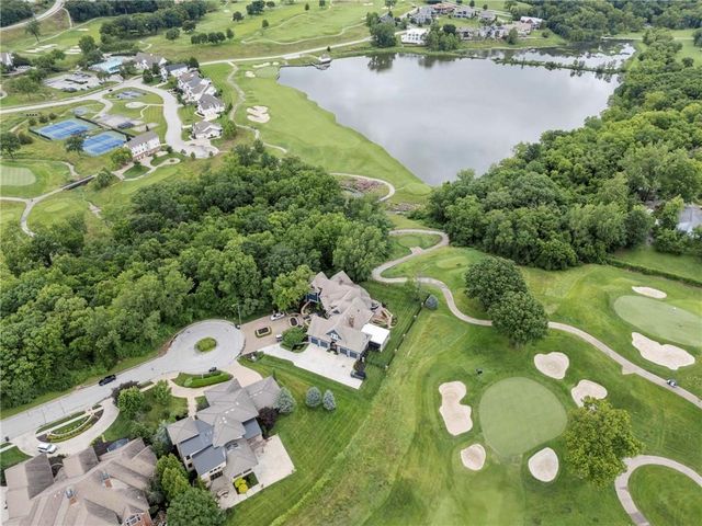 6537 Ridge Road, Parkville, MO 64152
