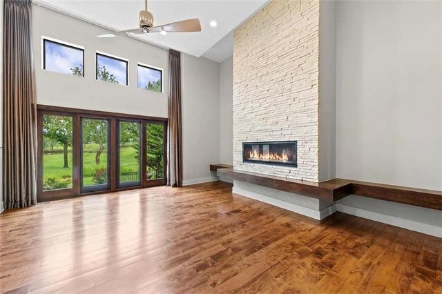 6537 Ridge Road, Parkville, MO 64152