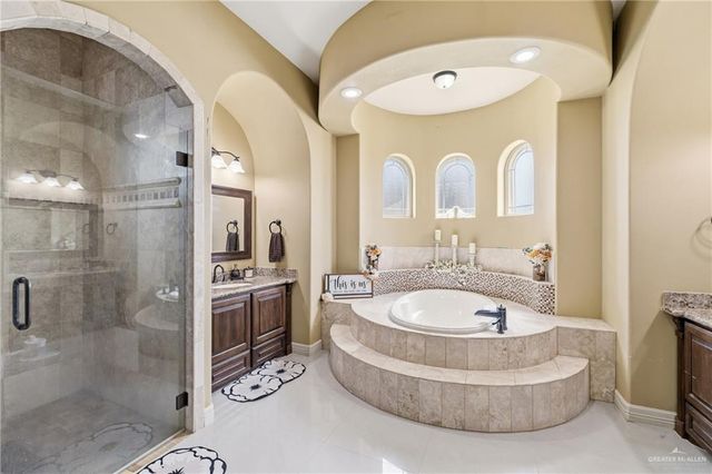 22111 N Val Verde Road, Edinburg, TX 78542