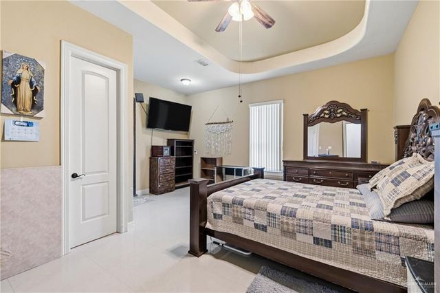 22111 N Val Verde Road, Edinburg, TX 78542