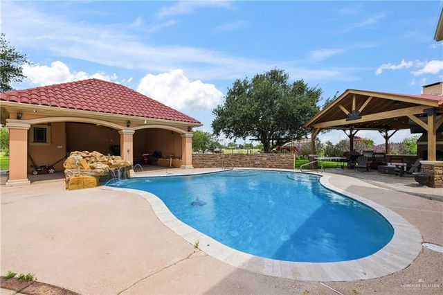 22111 N Val Verde Road, Edinburg, TX 78542