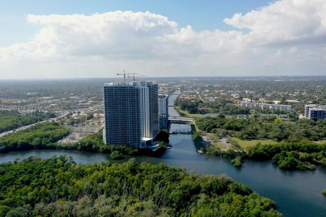 16570 NE 26th Ave 5G BOAT SLIP INCLUDED, North Miami Beach, FL 33160