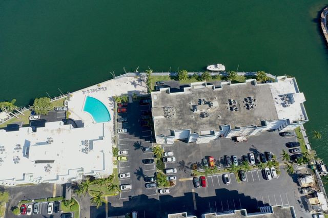16570 NE 26th Ave 5G BOAT SLIP INCLUDED, North Miami Beach, FL 33160