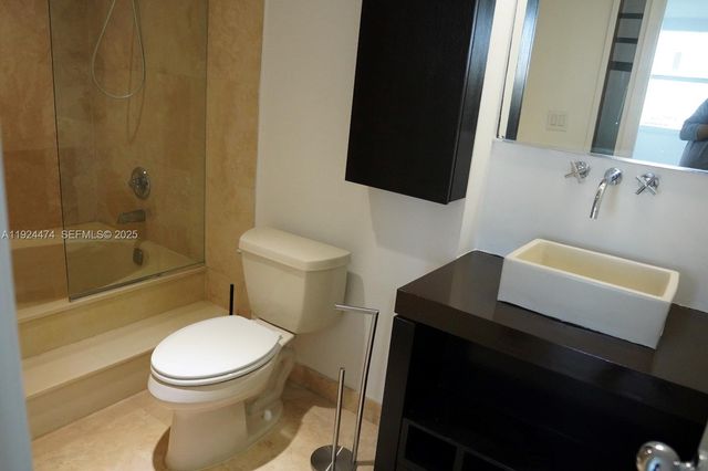 16570 NE 26th Ave 5G BOAT SLIP INCLUDED, North Miami Beach, FL 33160