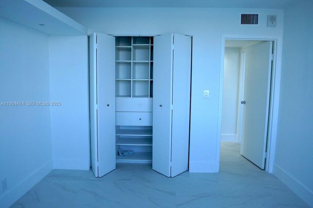 16570 NE 26th Ave 5G BOAT SLIP INCLUDED, North Miami Beach, FL 33160