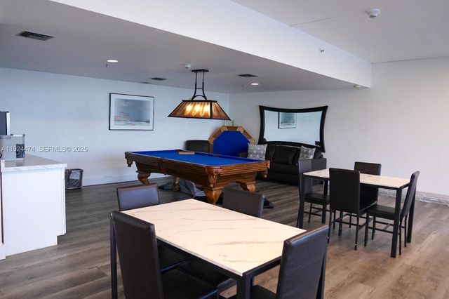 16570 NE 26th Ave 5G BOAT SLIP INCLUDED, North Miami Beach, FL 33160