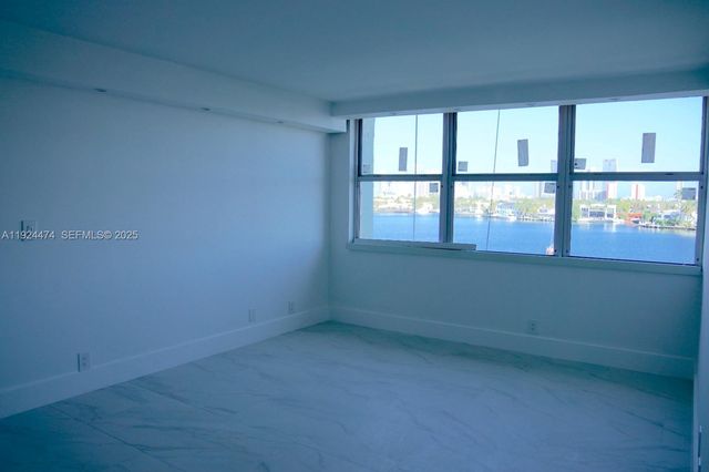 16570 NE 26th Ave 5G BOAT SLIP INCLUDED, North Miami Beach, FL 33160