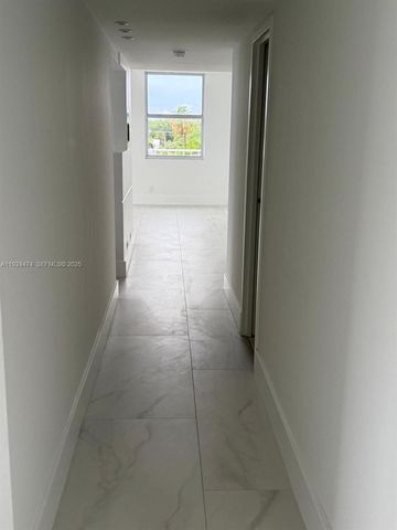 16570 NE 26th Ave 5G BOAT SLIP INCLUDED, North Miami Beach, FL 33160