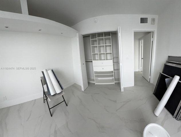 16570 NE 26th Ave 5G BOAT SLIP INCLUDED, North Miami Beach, FL 33160