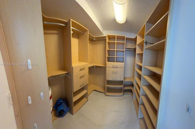 16570 NE 26th Ave 5G BOAT SLIP INCLUDED, North Miami Beach, FL 33160