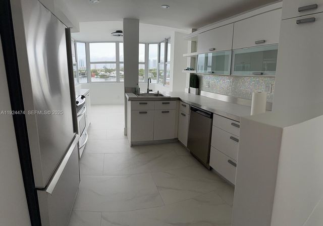 16570 NE 26th Ave 5G BOAT SLIP INCLUDED, North Miami Beach, FL 33160