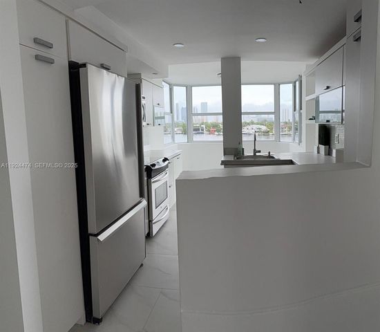16570 NE 26th Ave 5G BOAT SLIP INCLUDED, North Miami Beach, FL 33160