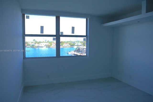16570 NE 26th Ave 5G BOAT SLIP INCLUDED, North Miami Beach, FL 33160