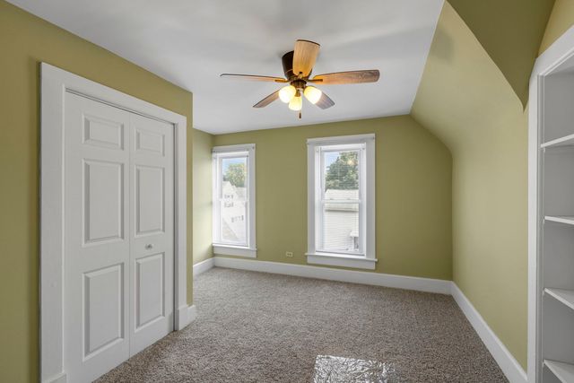 11 North Street, East Dundee, IL 60118