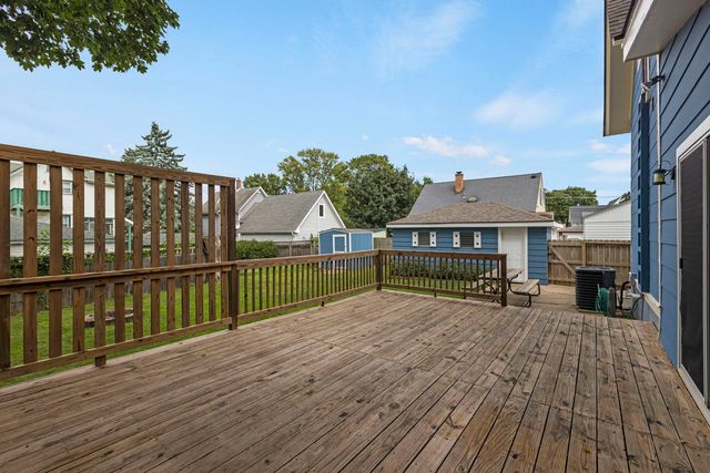 11 North Street, East Dundee, IL 60118