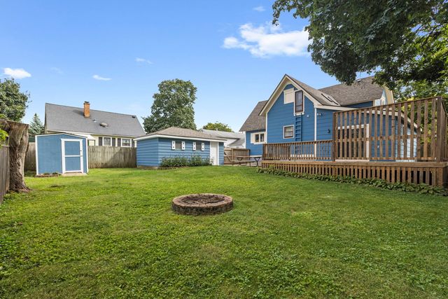 11 North Street, East Dundee, IL 60118