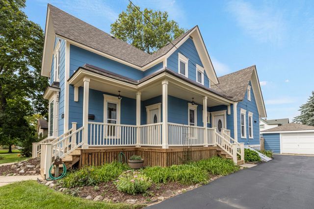 11 North Street, East Dundee, IL 60118