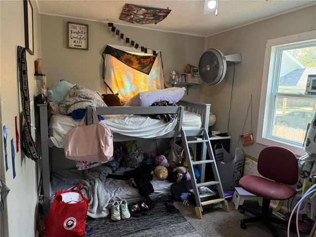 725 W 3rd Street, Pittsburg, KS 66762