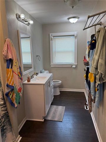 725 W 3rd Street, Pittsburg, KS 66762