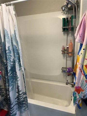 725 W 3rd Street, Pittsburg, KS 66762