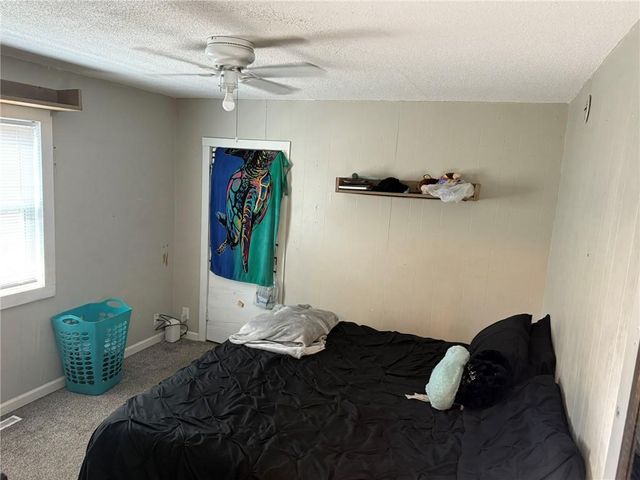 725 W 3rd Street, Pittsburg, KS 66762