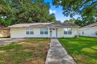 1004 S Shepherd Drive, Baytown, TX 77520