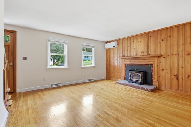 18 Jonathan, Ayer, MA 01432