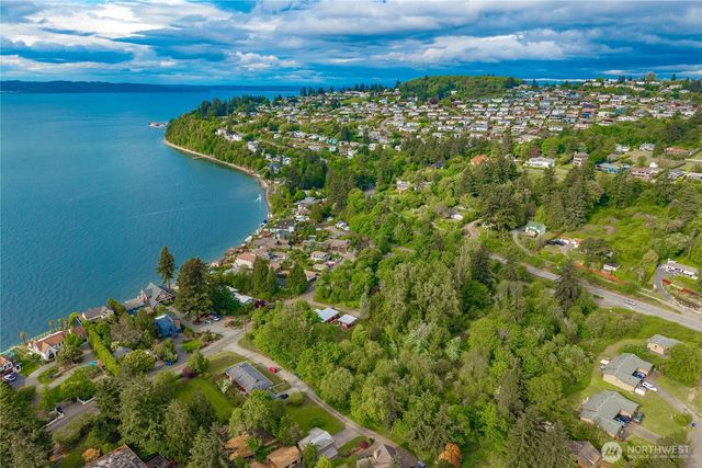 5445 Hyada Boulevard NE, Tacoma, WA 98422