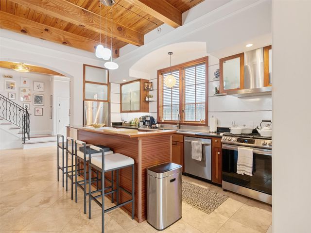 6103 Maxie Street, Houston, TX 77007