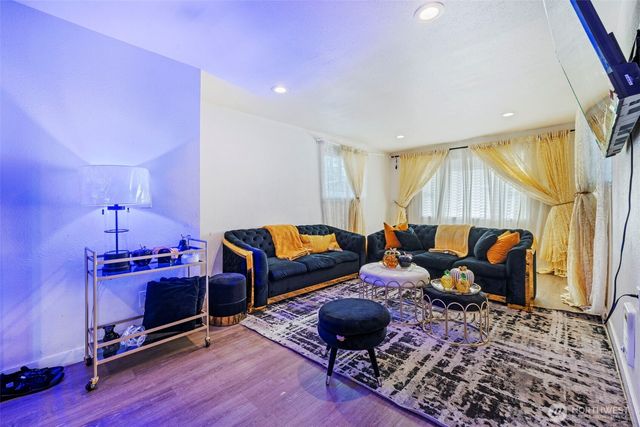 3633 E J Street, Tacoma, WA 98404